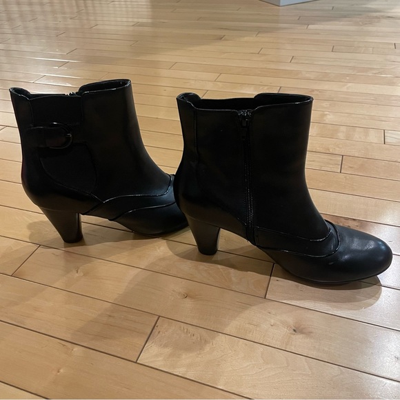 Clarks Bendables boots - Picture 2 of 8